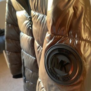 MICHAEL KORS Water-Resistant Hooded Shiny Logo Nylon Puffer Jacket